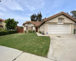 371 Dylan Cir in Corona, CA - Building Photo