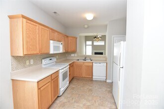 614 Bayou Cir in Lake Wylie, SC - Building Photo - Building Photo