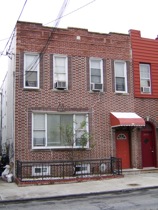 2437 Fuller St in Bronx, NY - Building Photo