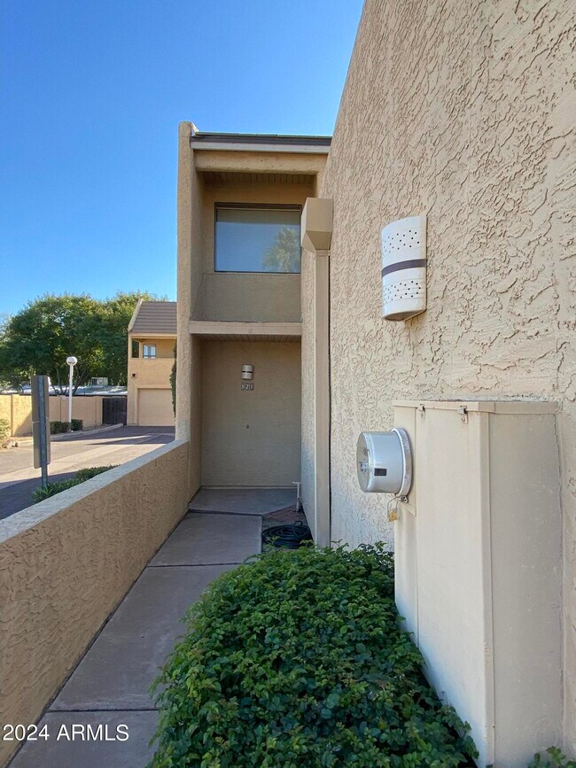 821 E Redondo Dr in Tempe, AZ - Building Photo - Building Photo