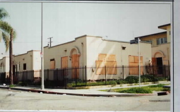 2861-2867 Leeward Ave in Los Angeles, CA - Building Photo - Building Photo