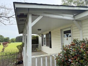 2205 Stewart St in Fuquay Varina, NC - Building Photo - Building Photo