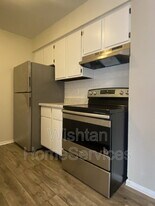 201 Charleston Blvd in Macomb, IL - Building Photo