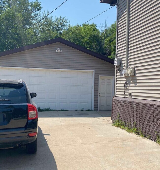 627 Westgate St in Iowa City, IA - Building Photo - Building Photo
