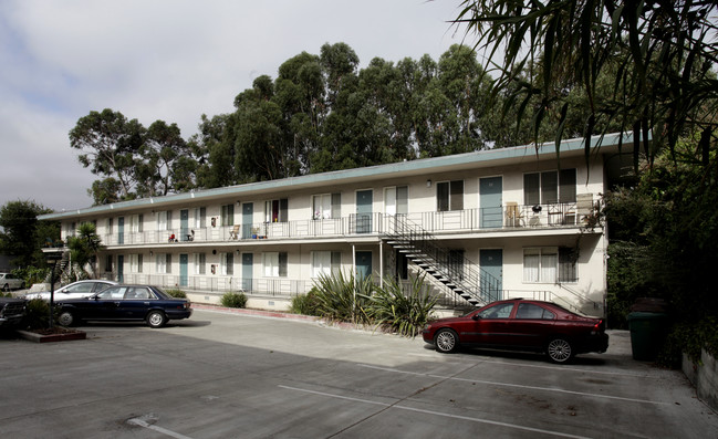 Fairmont Terrace in Oakland, CA - Building Photo - Building Photo