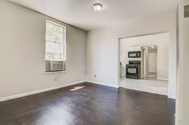 3210 40th St in Sacramento, CA - Building Photo - Building Photo