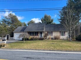 285 Charge Pond Rd in Wareham, MA - Building Photo