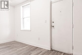 209 Jarvis St in Toronto, ON - Building Photo - Building Photo