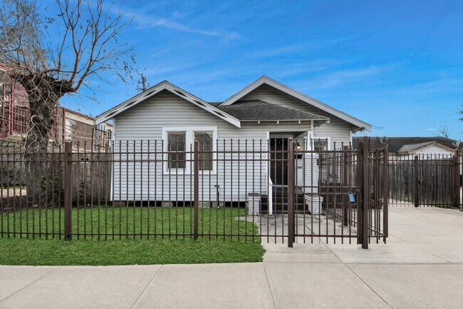 2820 Holman St in Houston, TX - Building Photo - Building Photo