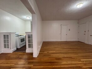 97 Chester St in Boston, MA - Foto de edificio - Building Photo