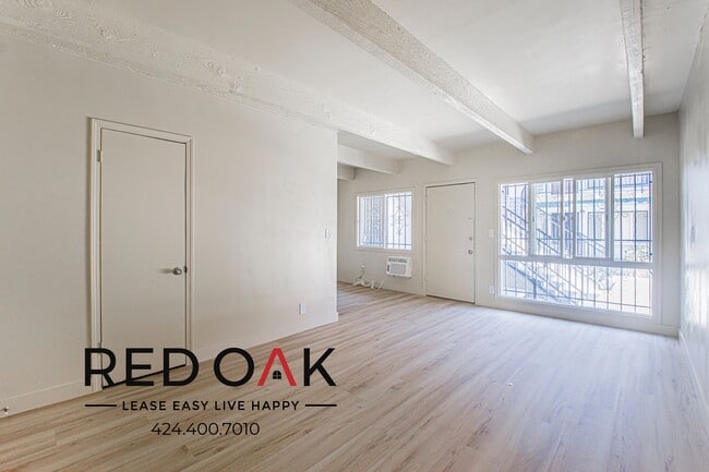 property at 7521 S Crenshaw Blvd