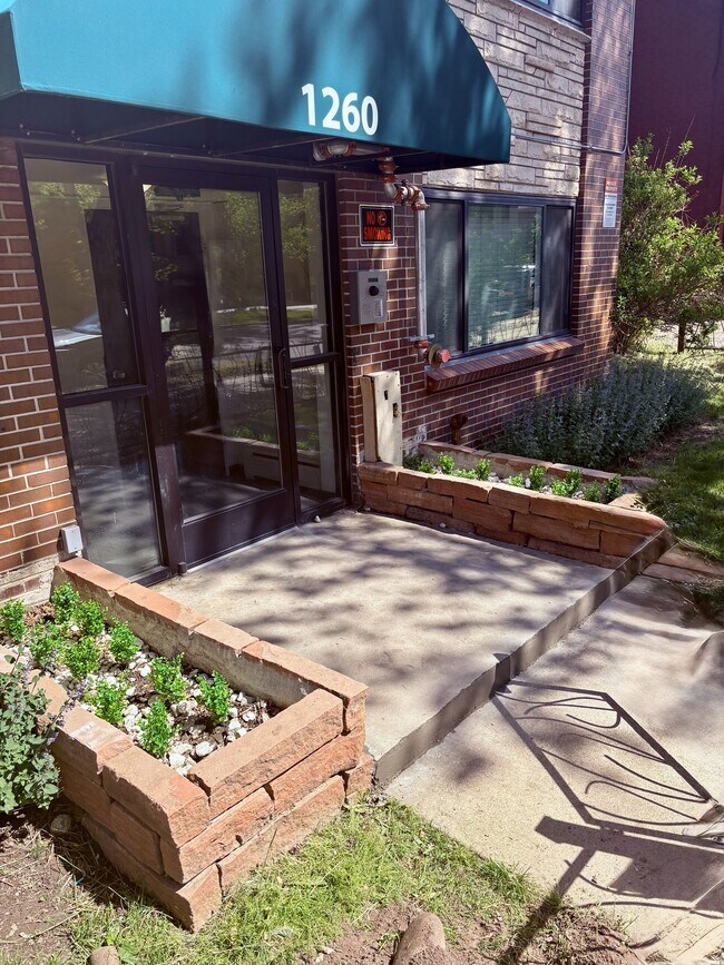 Logan Flats in Denver, CO - Building Photo - Building Photo