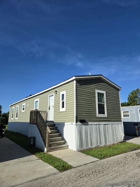 7230 4th St N in St. Petersburg, FL - Building Photo - Building Photo