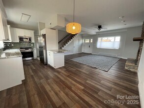 303 Hi Alta Ave in Asheville, NC - Building Photo - Building Photo