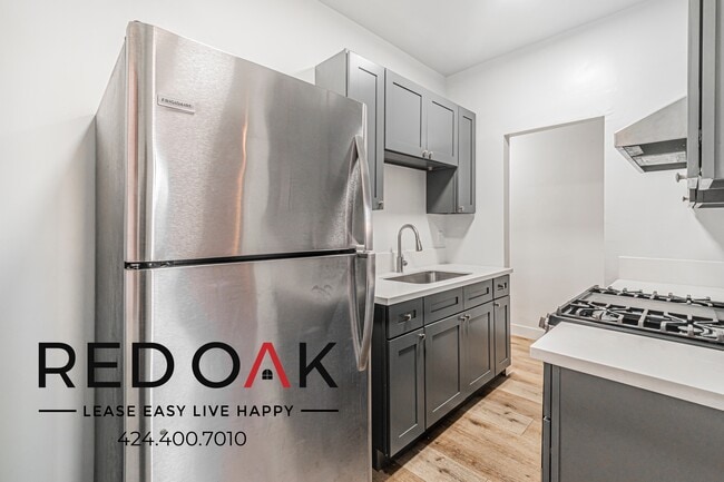 247 S Alexandria Ave in Los Angeles, CA - Building Photo - Building Photo