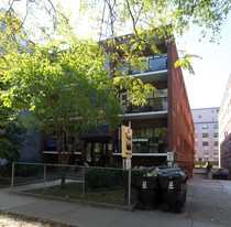 124 Tyndall Ave in Toronto, ON - Building Photo