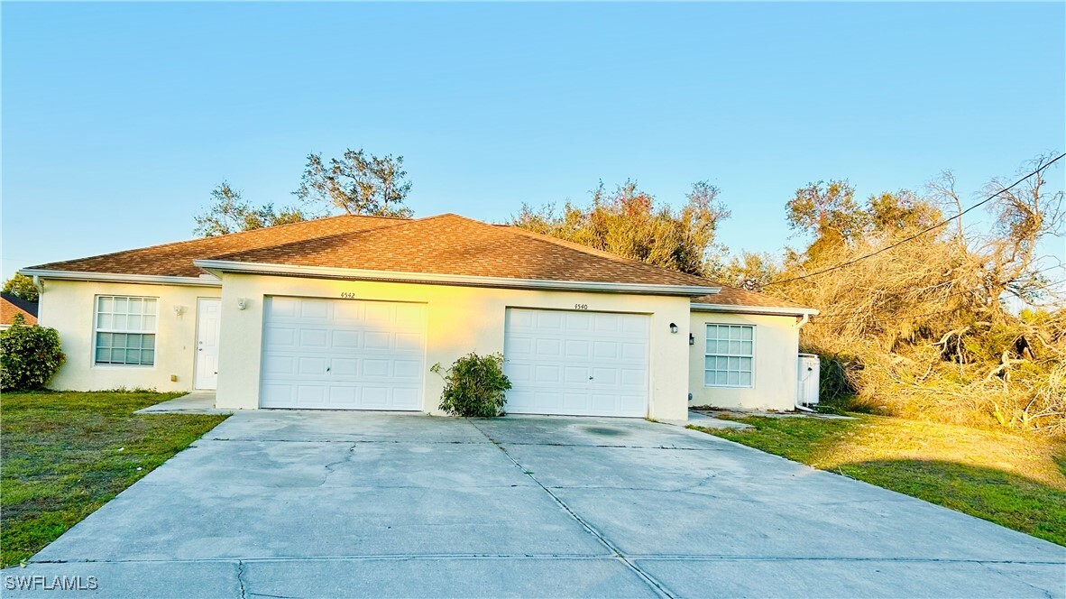 4540-4542 28th St SW in Lehigh Acres, FL - Foto de edificio