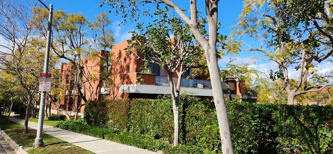 415 S Spalding Dr in Beverly Hills, CA - Building Photo - Building Photo