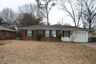 4864 Quince Rd in Memphis, TN - Building Photo