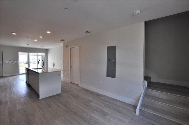 2505 NE 193rd St in Aventura, FL - Building Photo - Building Photo