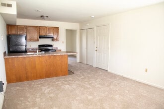 717 Brunnerville Rd in Lititz, PA - Foto de edificio - Building Photo