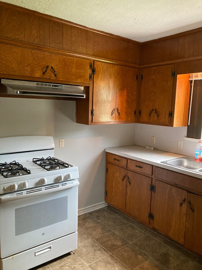 9590 Gardner St in Beaumont, TX - Building Photo - Building Photo