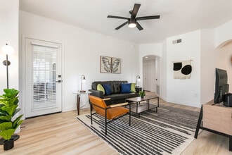 15608 N 71st St in Scottsdale, AZ - Building Photo - Building Photo