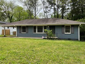 349 Laquita Dr SE in Atlanta, GA - Building Photo