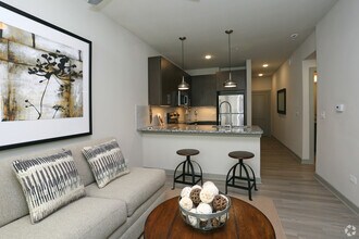 680 E Algonquin Rd in Schaumburg, IL - Building Photo - Building Photo