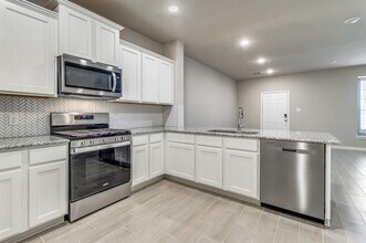 3740 Paradise Way in Sherman, TX - Building Photo - Building Photo