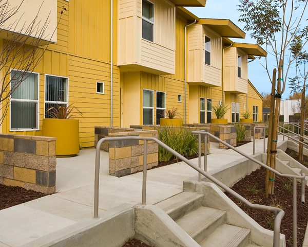 Magnolia Court in Manteca, CA - Building Photo - Building Photo