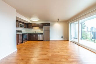 Mark Spencer Apartments in Seattle, WA - Building Photo - Interior Photo