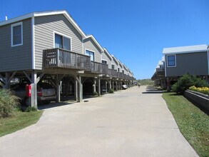 56821 North Carolina Hwy 12 in Hatteras, NC - Building Photo - Building Photo