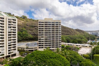 Plaza Hawaii Kai in Honolulu, HI - Building Photo - Building Photo