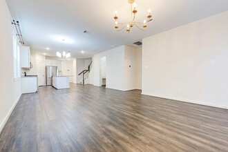 7511 Coral Ter Dr in Cypress, TX - Foto de edificio - Building Photo