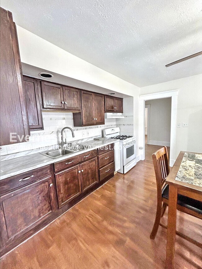 1794 W 54th St in Cleveland, OH - Building Photo - Building Photo