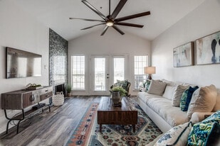 3308 Parliament Cove in Lago Vista, TX - Building Photo