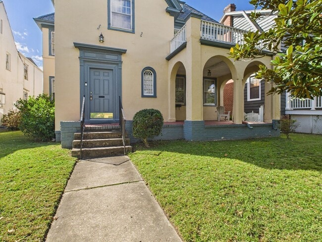 2802 Dupont Cir