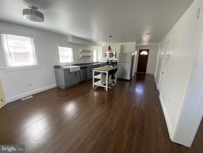 106 S Walnut St in Kennett Square, PA - Foto de edificio - Building Photo