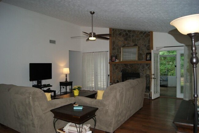 10725 Indian Village Dr in Alpharetta, GA - Building Photo - Building Photo