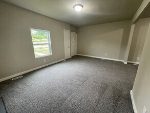 1401 W Main St in Marshalltown, IA - Building Photo - Building Photo