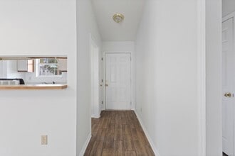 100 Creekview Dr in Jacksonville, NC - Building Photo - Building Photo