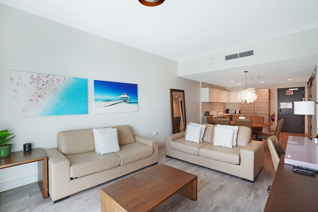 777 N Ocean Dr in Hollywood, FL - Building Photo