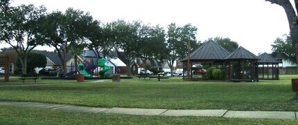 8978 Dawnridge Dr in Houston, TX - Building Photo - Building Photo