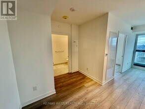 252 Church St in Toronto, ON - Building Photo - Building Photo