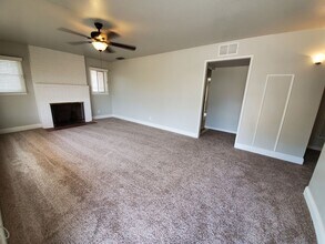 1415 De Witt Ave in Sanger, CA - Building Photo - Building Photo