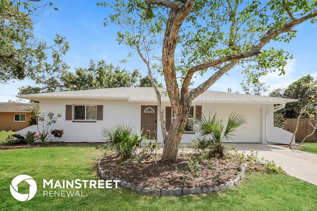 12613 Sixth St in Ft. Myers, FL - Building Photo