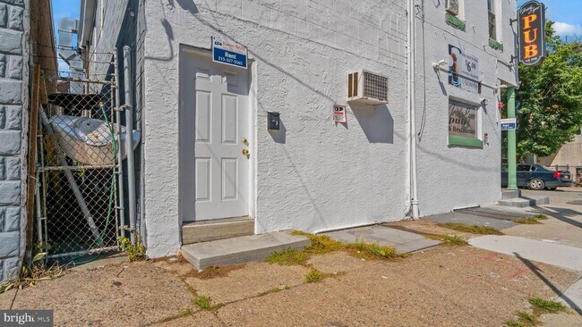 property at 4742 Richmond St