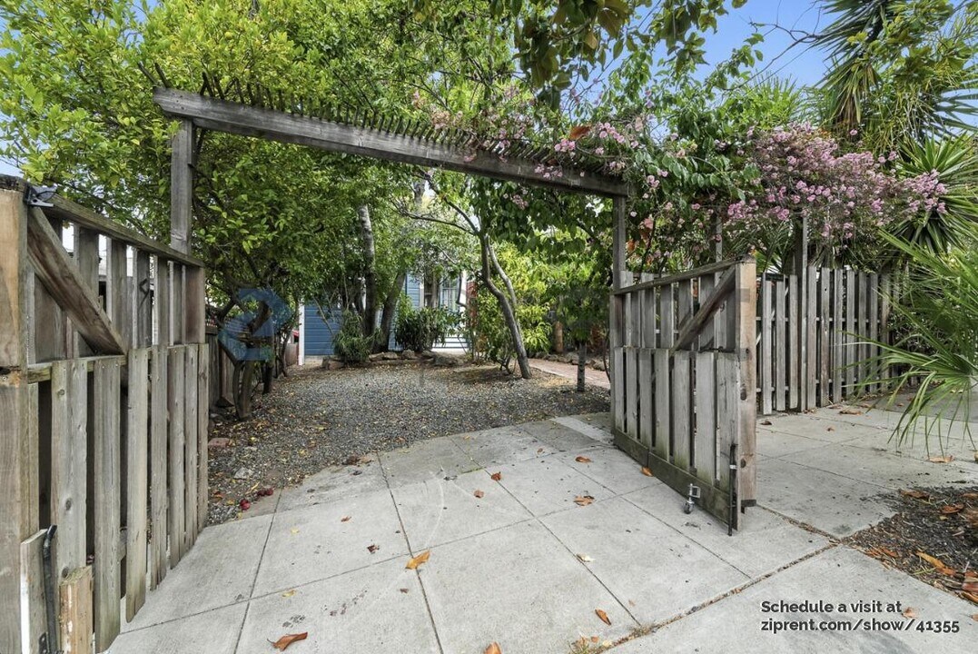 2029 9th Ave in Oakland, CA - Building Photo