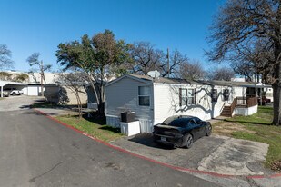 Lake Forest Mobile Home Park in Irving, TX - Building Photo
